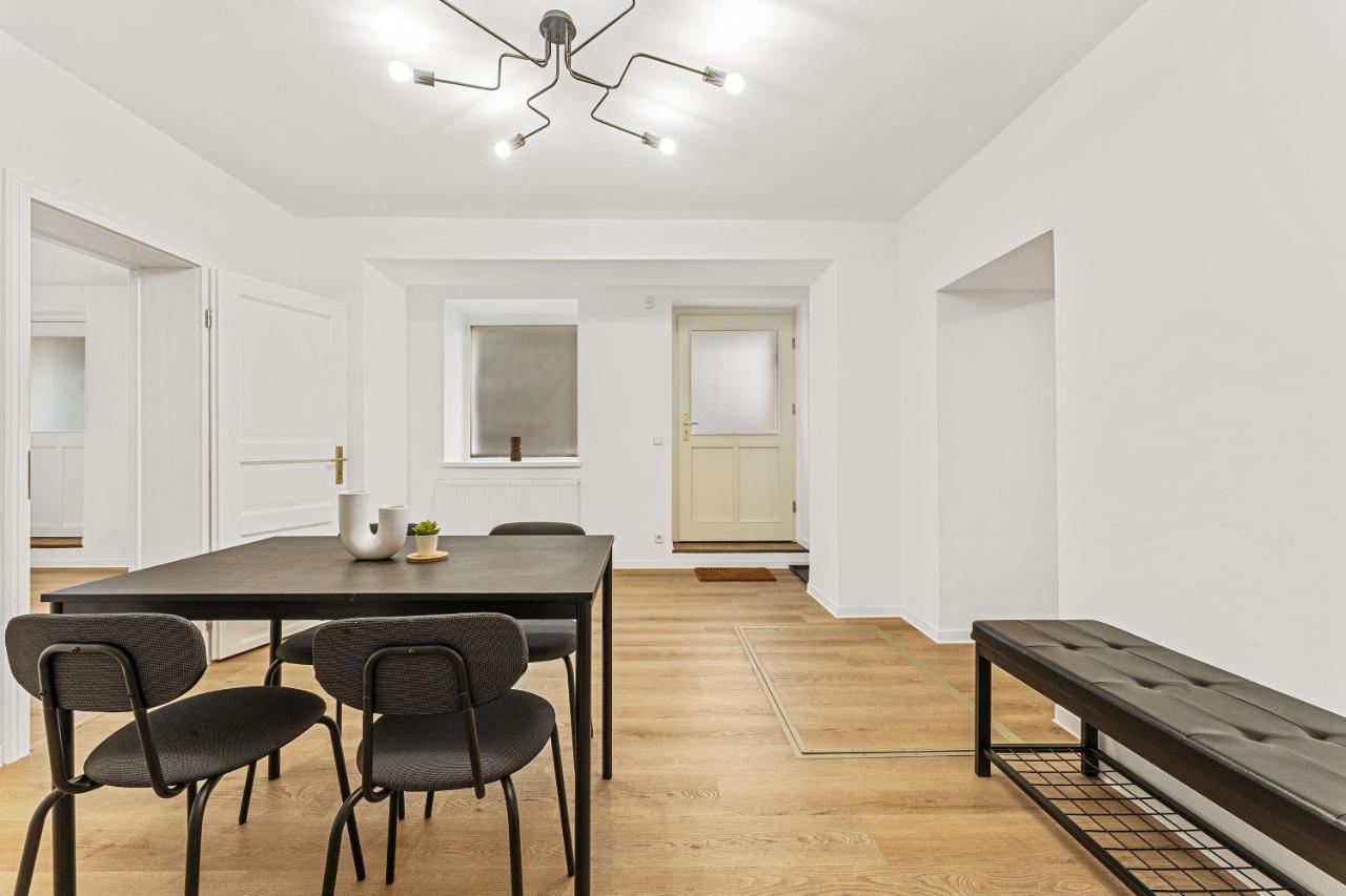2 Apartments, 4 Betten, Vollmoebliert,zentrale Lage Am S-bahnhof Appartement Berlijn