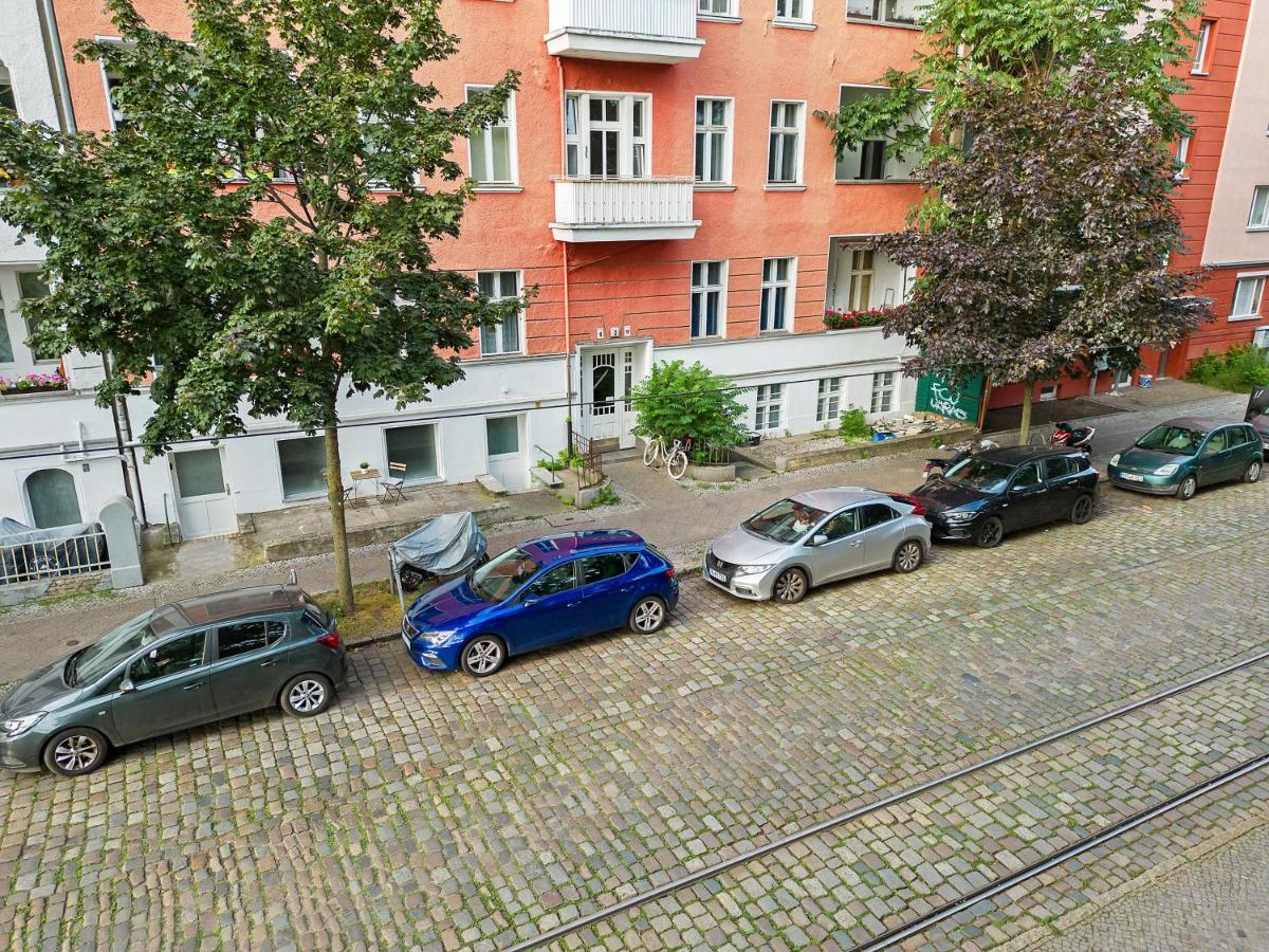 2 Apartments, 4 Betten, Vollmoebliert,zentrale Lage Am S-bahnhof * Berlijn